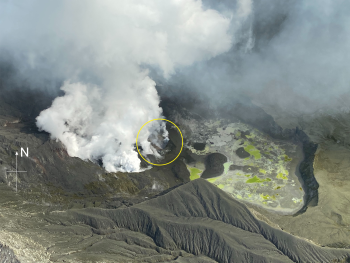 White Island crater area showing the active vent (circled).