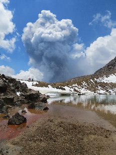 View of 21 November 2012 eruption from Emerald Lakes